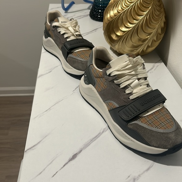 Size 43 used - Picture 3 of 3